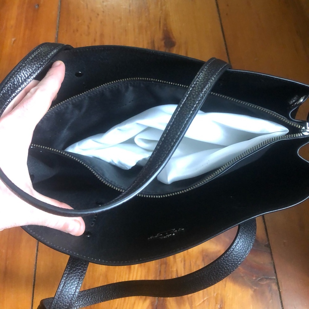 Coach Purses - Picture 4 of 9